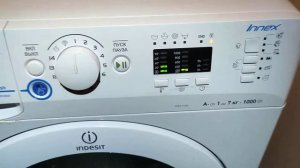 Стиральная машина Indesit NWS 7105 L, что за код ошибки на видео?