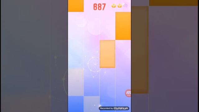 Я играю в игру под названием Piano white go смотреть онлайн