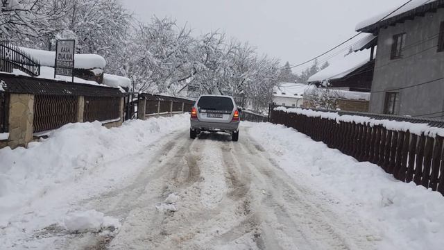Subaru forester in the snow. смотреть онлайн