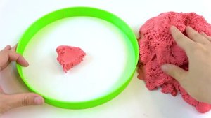 Смешивание конфет радужных цветов с нарезкой в ванне ASMR Bon Bon