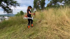 A little fun with Stihl Fs 560-C in big dry grass.
