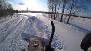 МТЗ 82 1  Немного застрял Чистим дороги от снега.