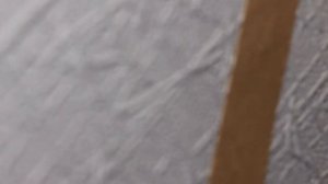 Как без подтеков сделать изогнутый стык красок двух цветов.