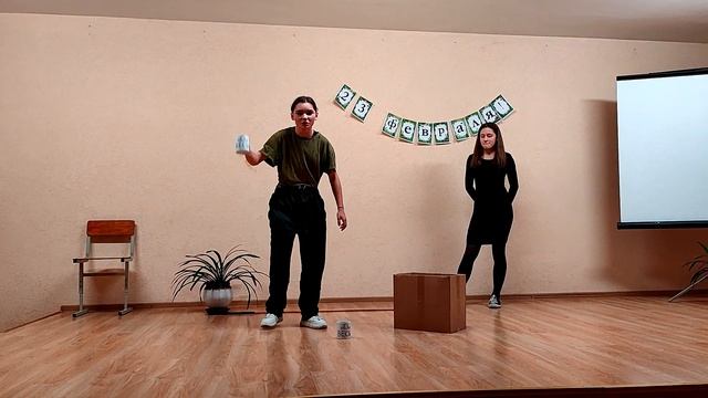 Игорь и Лена. Подарки на 23 февраля. смотреть онлайн