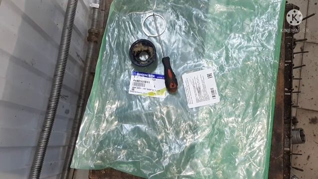 SsangYong Замена верхней шаровой опоры. смотреть онлайн