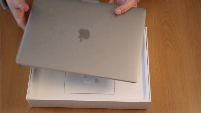 Unboxing - MacBook Pro 13 com touch bar e magic mouse