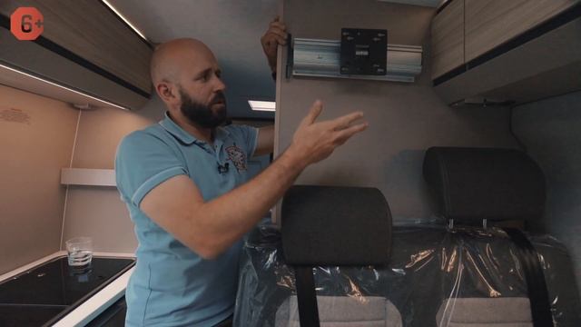 Современный автодом для семейного отдыха. Компактный кемпер с идеальной ванной и большой кроватью