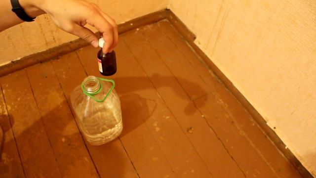 Как избавиться от тараканов? Ловушка, 100% надежный и дешевый способ. смотреть онлайн