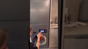 Стираем и сушим пуховик в машинах Kuppersbusch. Зачем нужны теннисные мячики??