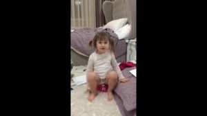 СТИХ ПРО ЁЛОЧКУ И КАКАШКИ