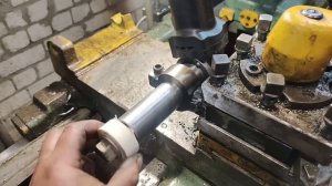 всё гениально и просто.приблуда на токарный станок