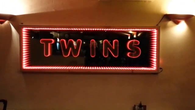 Вывеска с эффектом бесконечности. Удивите себя и своих клиентов смотреть онлайн