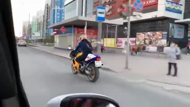 Мотопокатушки на Suzuki gsx-r 600. Покатушки по городу Тепикин Андрей 2020