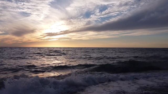 Лазаревское в октябре. Аэросъёмка с квадрокоптера. Пляжи, море, общий вид курорта под deep house.