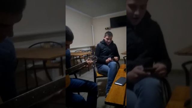 Игра на гитаре.Песня: Там на суку сидит ворона ,популярное видео смотреть онлайн