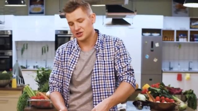 Рецепт наггетсов из индейки с овощными чипсами и соусом тартар _ ПроСто кухня.mp4