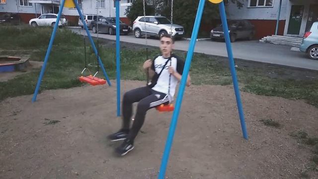 как качаться на качели. (Уроки для детей)