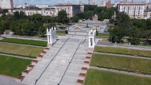 Пропилеи на центральной набережной Волгограда. Съемка сверху.