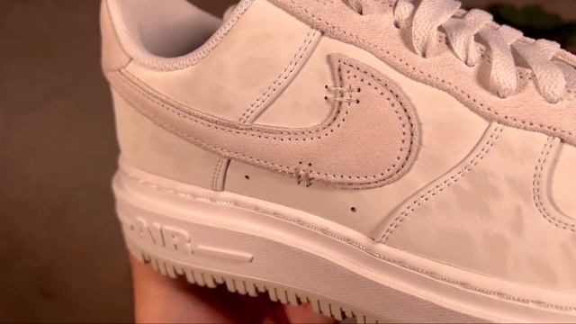 Nike Air Force 1 Luxe Review& On foot смотреть онлайн