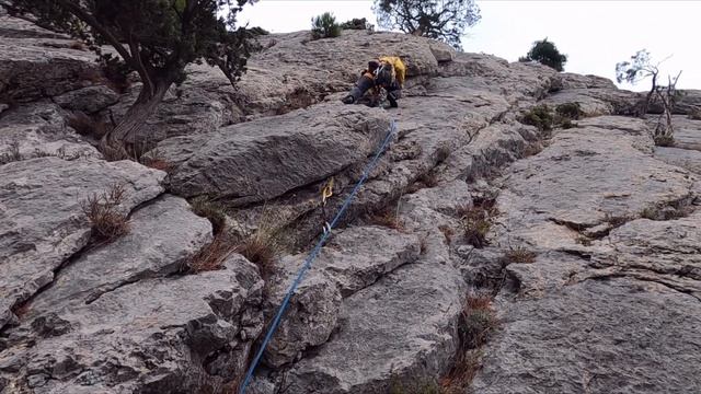 Крым.гора Сокол.Альпинистский маршрут "Деревянная тройка" 3б. смотреть онлайн