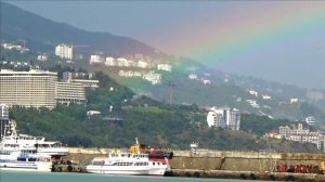 Ялта после дождя. С реки гонит в море грязь.РАДУГА. Крым погода