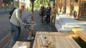 Монтаж сваи в асфальт