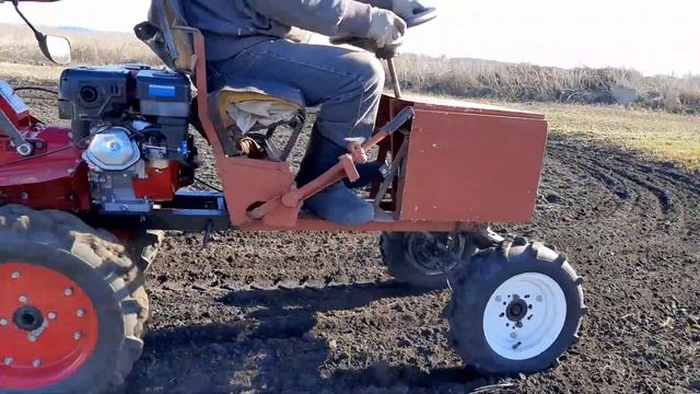 ?Боронование самодельным минитракторомHarrowing homemade minitractor