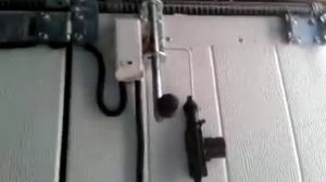 Самодельный электрозамок на секционные ворота