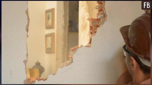 Копеечный ремонт: с помощью упаковочной бумаги девушка сделала шикарный пол в квартире смотреть онлайн