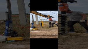 Бурим лунки под забор