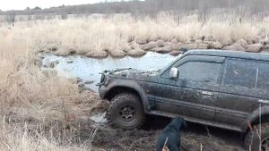 Pajero2 вытаскиваем лебедкой
