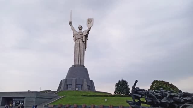 Поездка в Киев - Мемориал Родина-мать
