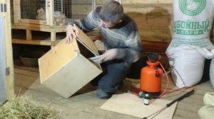 Убираем маточник (домик) Кормление кроликов