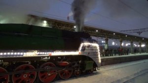 Обзор поезда Деда Мороза на Киевском вокзале Москвы! Паровоз П36-0031 из Южно-Уральской жд и ТЭП70Б