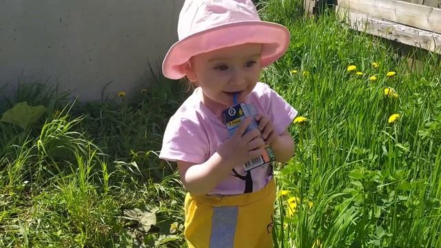 Пробую пшеничную кашу ФрутоНяня! Истории для детей смотреть онлайн