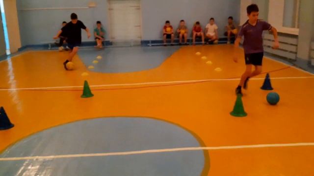 Старшая группа финал "Полоса препятствий" Игорь vs Богдан смотреть онлайн