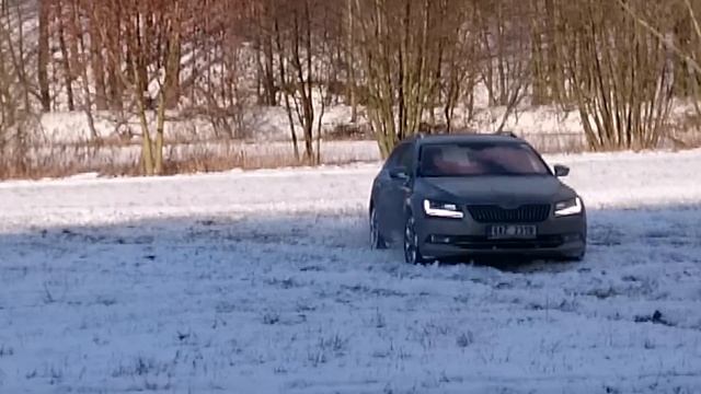 Škoda Superb 3 Combi 4x4 In Action