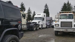 Аукцион грузовиков и техники в Америке