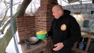 Жареные лисички с картошкой со сливками