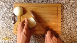 Как резать лук? Мелкая нарезка лука | Good Food