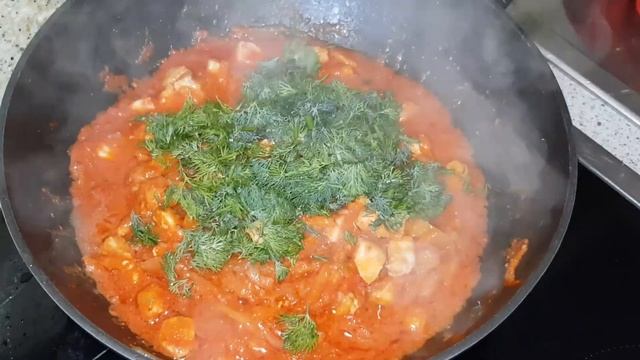 Куриное филе в томатном соусе с Макаронами смотреть онлайн