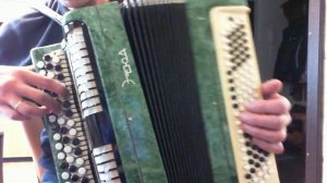 Разбор песни Сердце кровью обливается на баяне