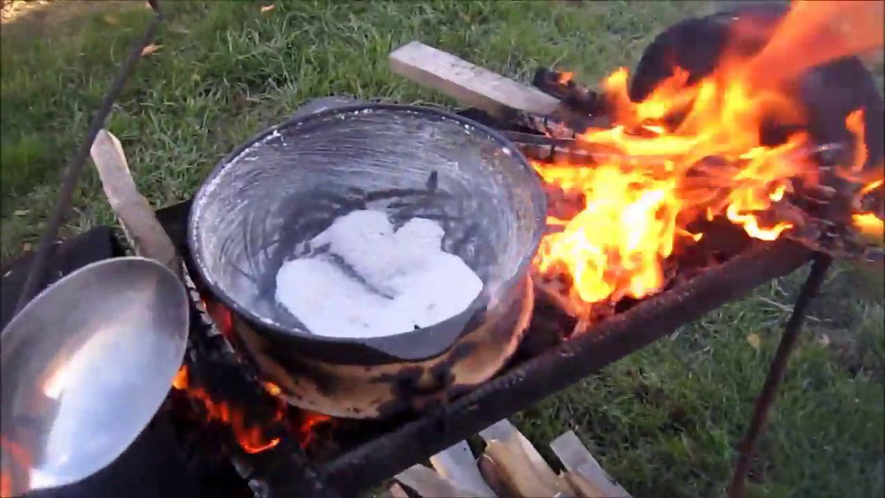 КАЗАН ЧУГУННЫЙ. КАК ПОЧИСТИТЬ ОТ НАГАРА. ПРОКАЛИВАНИЕ СОЛЬЮ