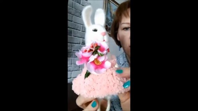 Зайя - интерьерная валяная игрушка.