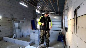 Перегородка из газоблока при низких температурах, на клей или пену. Как ставить газосиликатные блок