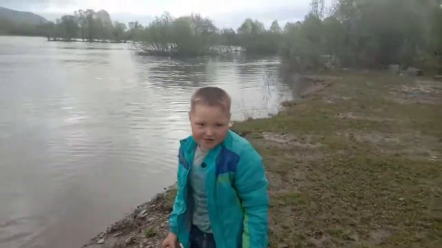 женя кидает камни очеень далеко!! + супер комментарии!!! смотреть онлайн