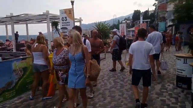 Ялта. Крым .Массандровский пляж смотреть онлайн