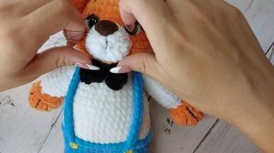 Как сделать усы плюшевой игрушке ч.2 Вязание крючком. Амигуруми Игрушка из плюшевой пряжи Видеоурок