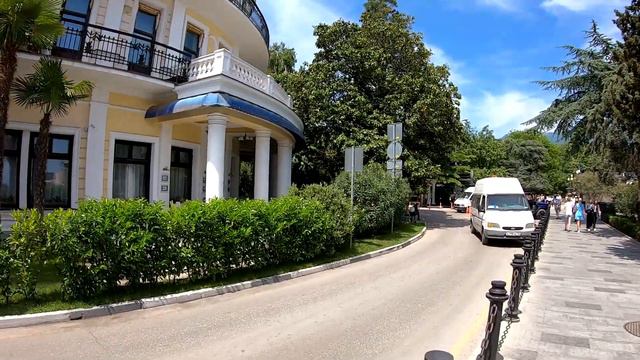 Ялта утопает в зелени. Стрим из Ялты с "Дневником коренного крымчанина". Погода в Ялте в конце мая.