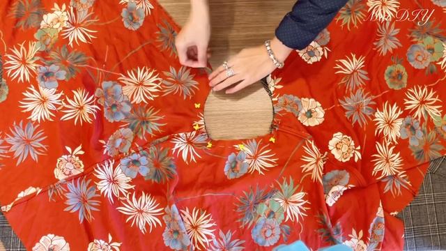 You don't need to be a tailor! Sewing coats / ponchos this way is quick and easy смотреть онлайн